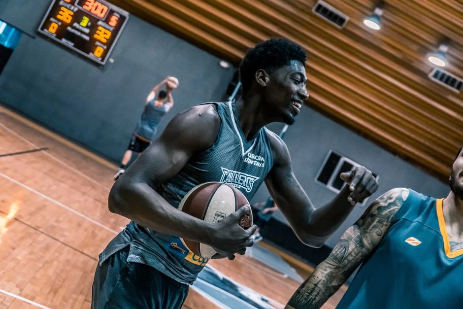 CBA广东男篮内线补强传闻：杜锋的轮换思路解析